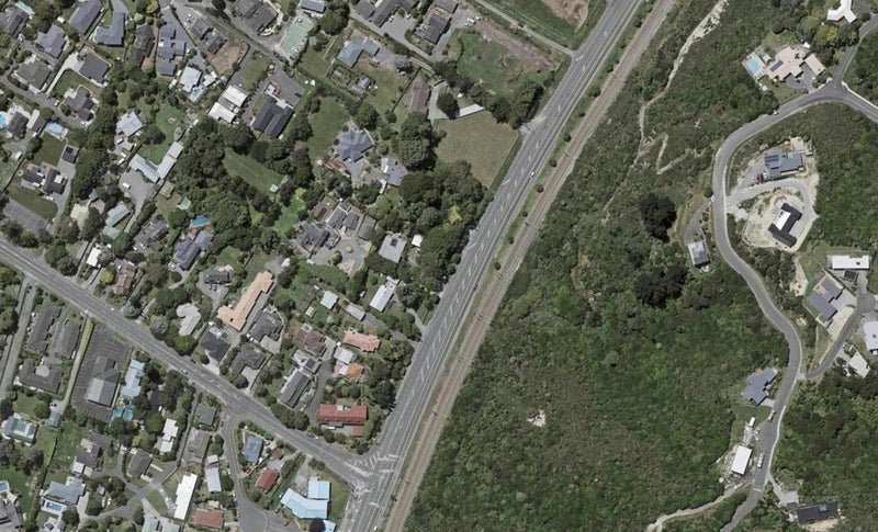 128 Main Road South, Raumati Beach, Paraparaumu - Carousel 1