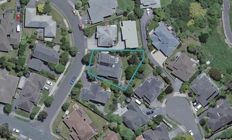 6 Aintree Grove, Churton Park, Wellington - Carousel 1