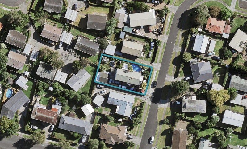 6 Justamere Place, Weymouth, Auckland - Carousel 1