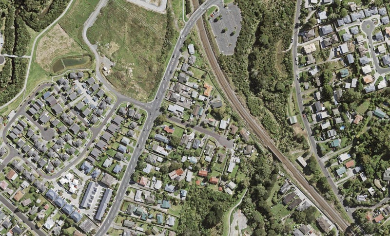 4 Benita Place, Sunnyvale, Auckland - Carousel 1