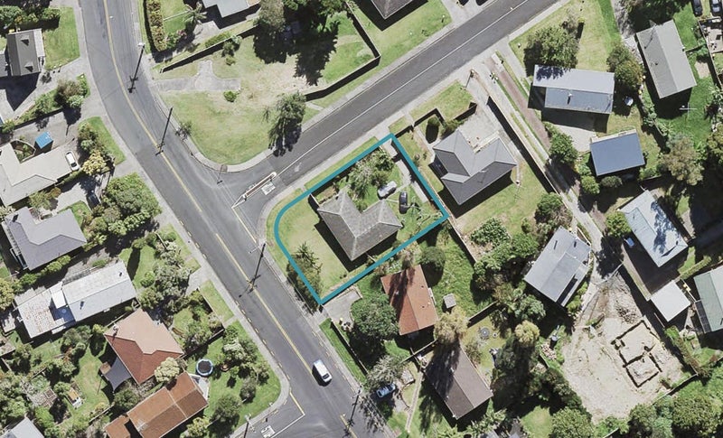 1 Taurus Crescent, Beach Haven, Auckland - Carousel 1