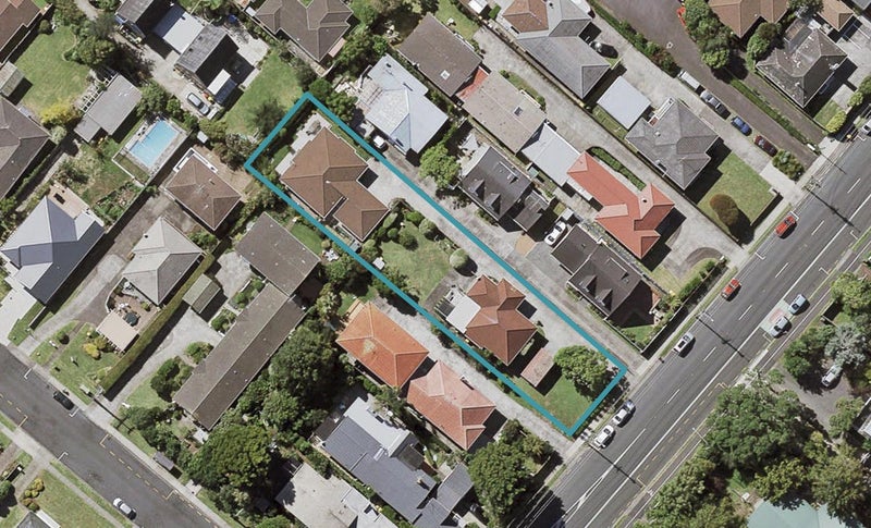2/141 Shakespeare Road, Milford, Auckland - Carousel 1