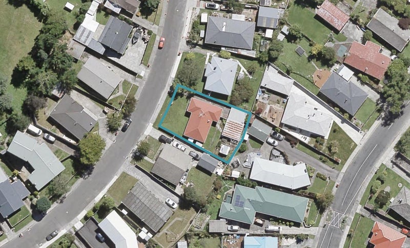 32 Oregon Drive, Maoribank, Upper Hutt - Carousel 1