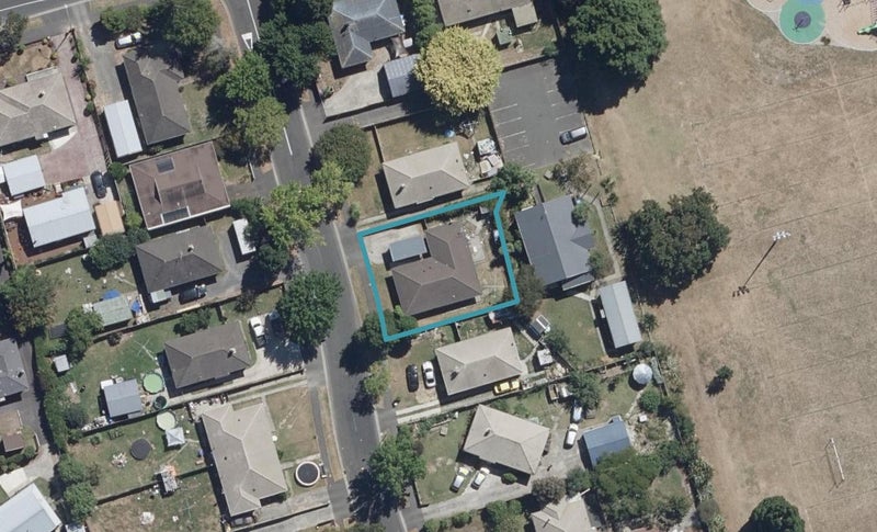 58 Sare Crescent, Fairfield, Hamilton - Carousel 1