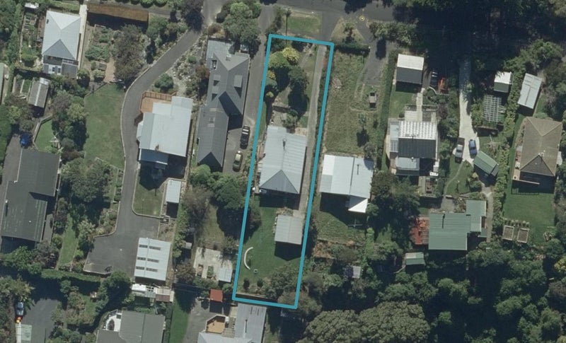 20 Porterfield Street, Macandrew Bay, Dunedin - Carousel 1