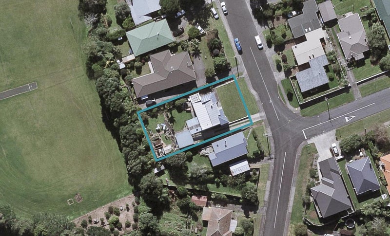 12 Hursthouse Street, Vogeltown, New Plymouth - Carousel 1