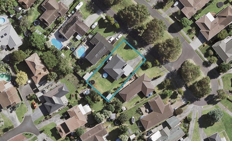 11 Brockton Avenue, Conifer Grove, Takanini - Carousel 1