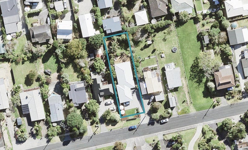 36 Surf Road, Stanmore Bay, Whangaparaoa - Carousel 1