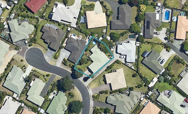 16 Halesia Place, Mount Maunganui, Mount Maunganui - Carousel 1