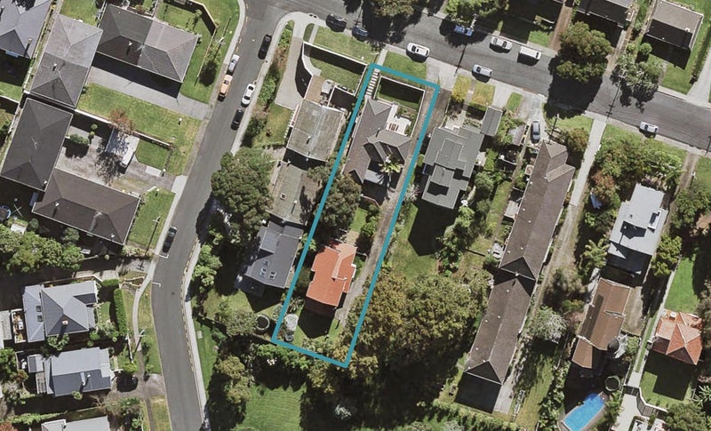 1/17 Belle Vue Avenue, Northcote Point, Auckland - Carousel 1