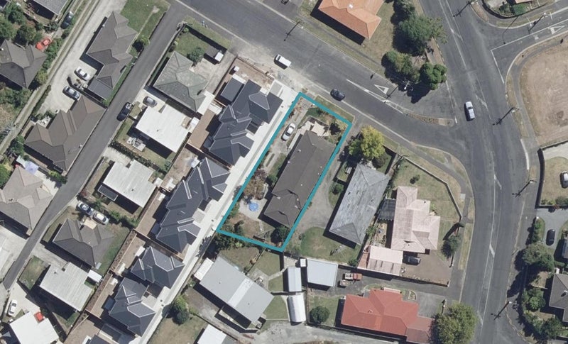 5 Carey Street, Maeroa, Hamilton - Carousel 1