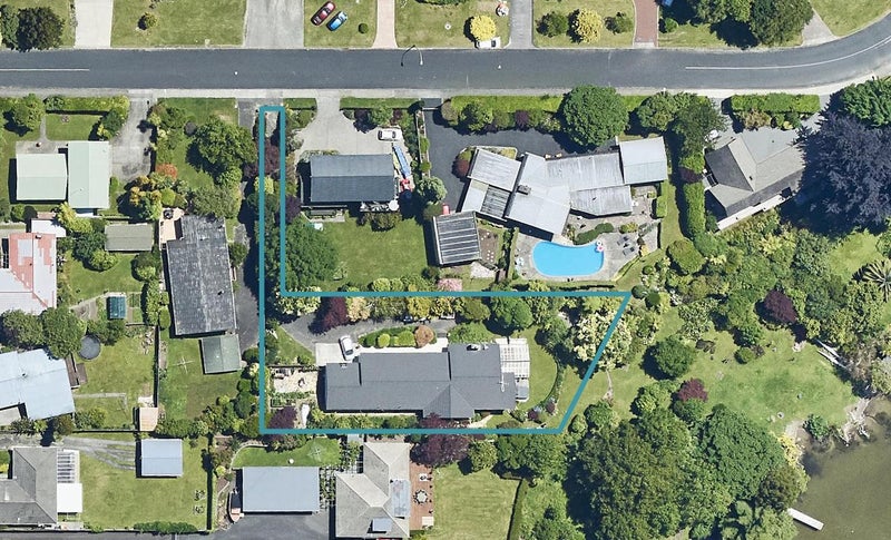 131 Kawaha Point Road, Kawaha Point, Rotorua - Carousel 1