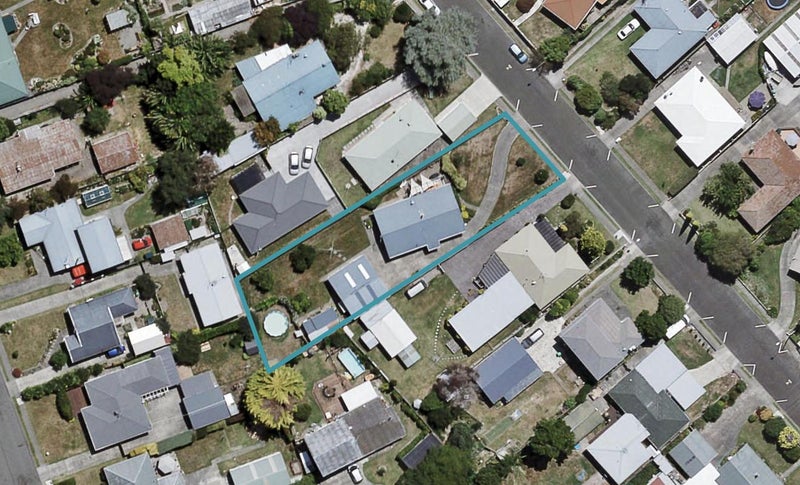 8 Henderson Crescent, Onekawa, Napier - Carousel 1
