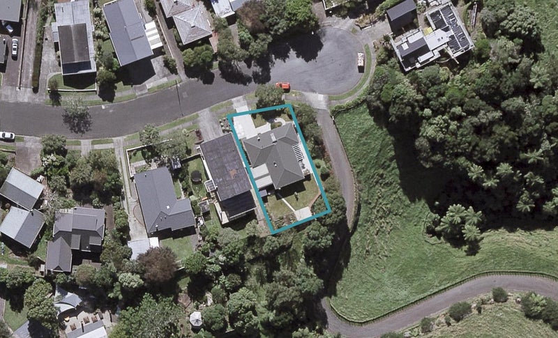 14 Rennell Street, Frankleigh Park, New Plymouth - Carousel 1