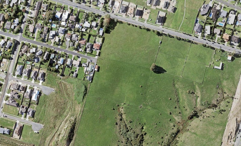 2E Karaka Road, Beachlands, Auckland - Carousel 1