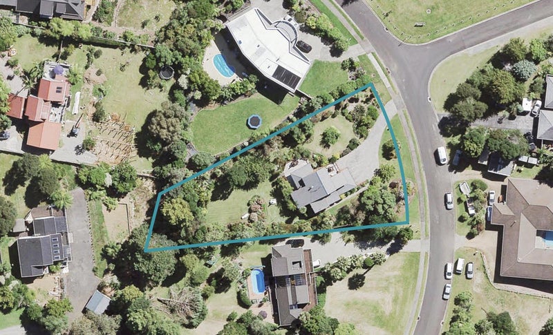 28 Laingfield Terrace, Laingholm, Auckland - Carousel 1