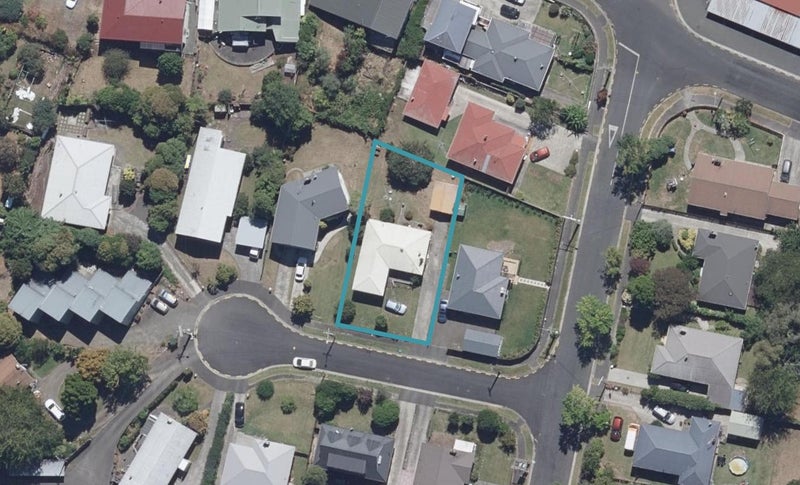 4 Brennan Place, Hillcrest, Hamilton - Carousel 1