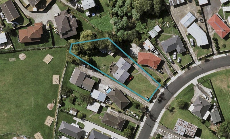 11 Crown Crescent, Otara, Auckland - Carousel 1