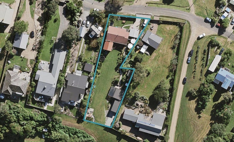 10 Shelly Beach Road, Surfdale, Waiheke Island - Carousel 1
