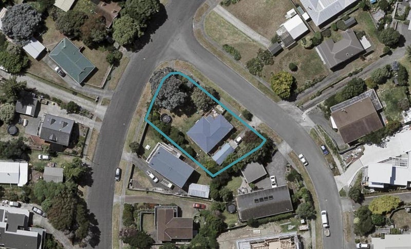 2 Pine Ridge Terrace, Waikanae Beach, Waikanae - Carousel 1