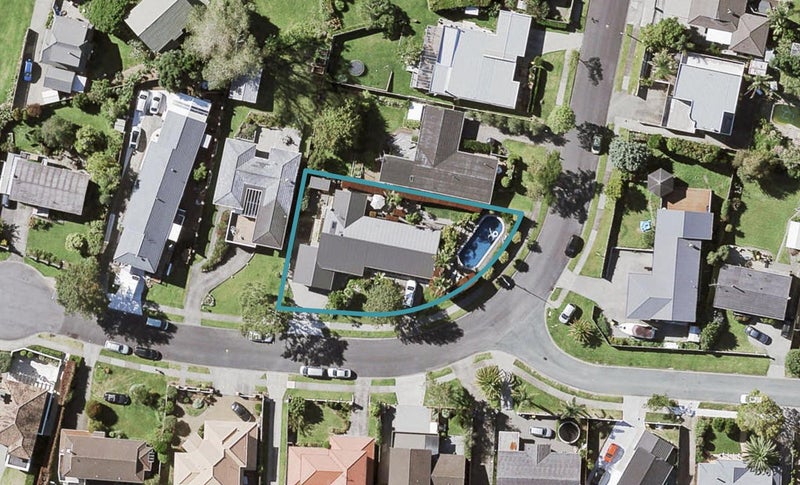 7 Oliver Twist Avenue, Mellons Bay, Auckland - Carousel 1