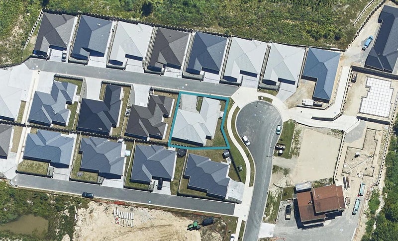 1 Stable Way, Brookfield, Tauranga - Carousel 1