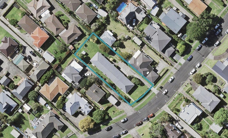 2/13 Otakau Road, Milford, Auckland - Carousel 1