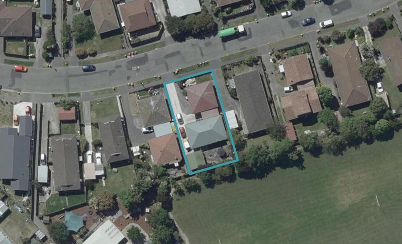1/12 Kawau Crescent, Bromley, Christchurch - Carousel 1