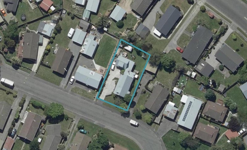 9 Malabar Crescent, Broomfield, Christchurch - Carousel 1