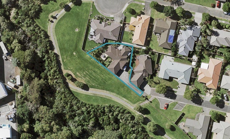 19 Morestead Avenue, Huntington Park, Auckland - Carousel 1