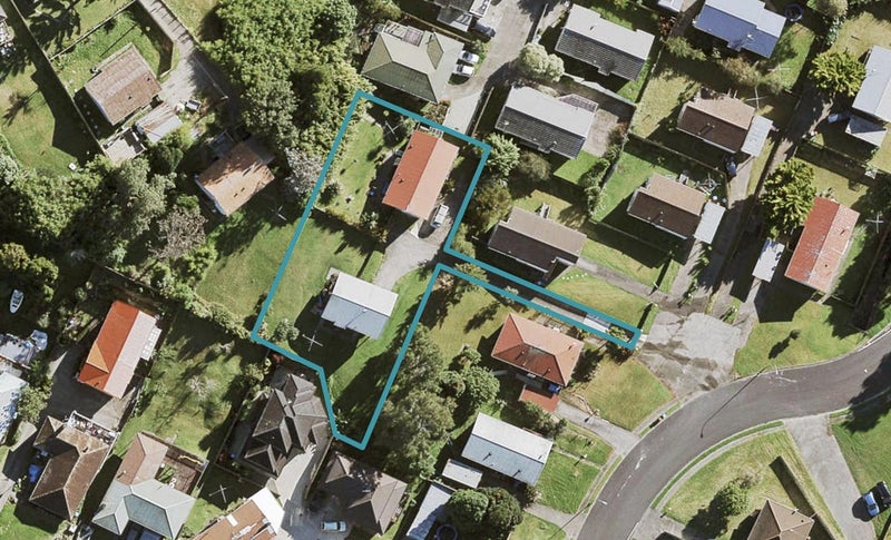 2/8 Molley Green Place, Mount Roskill, Auckland - Carousel 1