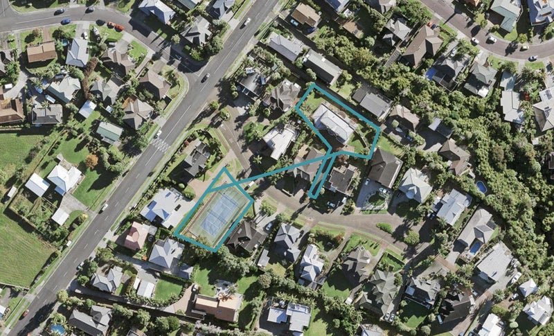10 Bocage Lane, West Harbour, Auckland - Carousel 1