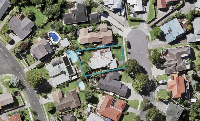 10 Davita Place, Farm Cove, Auckland - Carousel 1