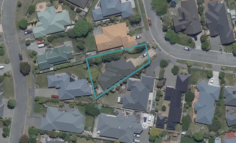 15 Courtfield Close, Parklands, Christchurch - Carousel 1