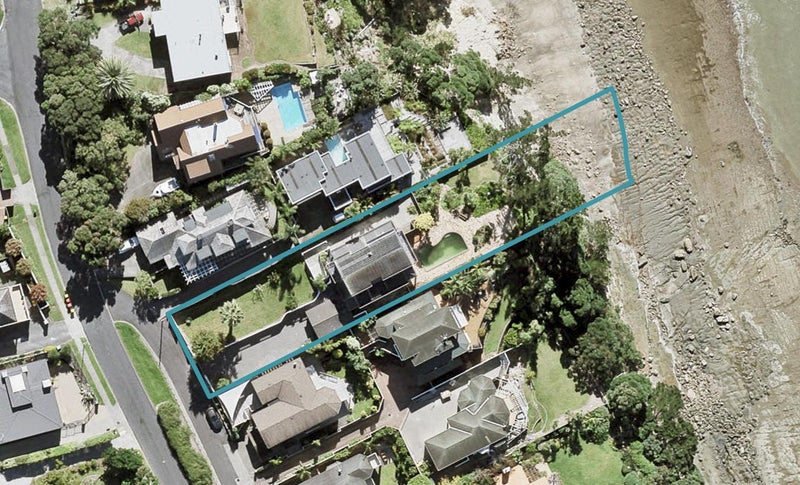 38 Sharon Road, Waiake, Auckland - Carousel 1