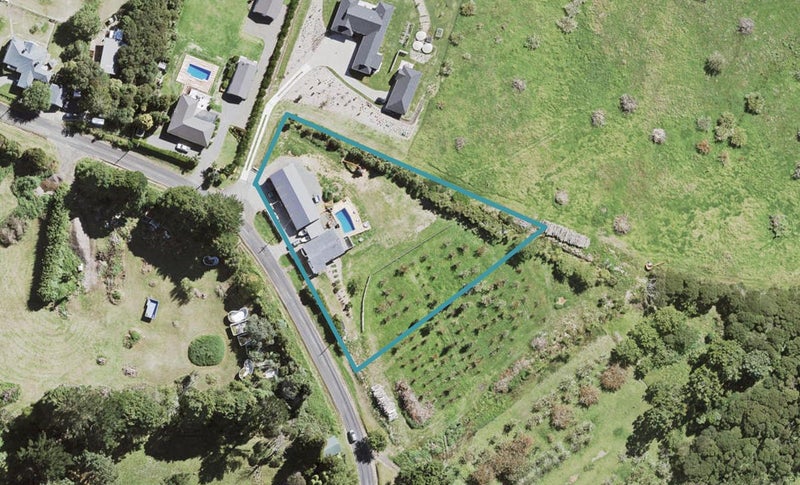 70 Carter Road, Oratia, Auckland - Carousel 1