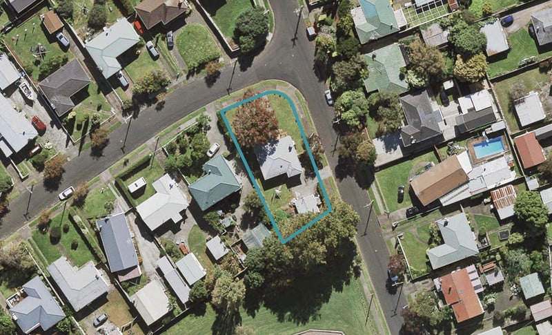 1 Koru Street, Mangere Bridge, Auckland - Carousel 1