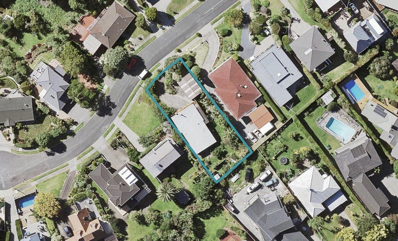 18 Copperfield Terrace, Mellons Bay, Auckland - Carousel 1