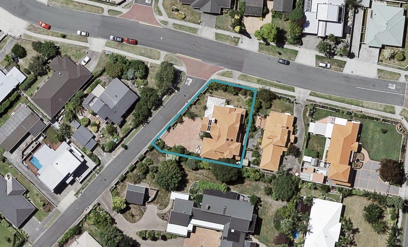 1 Ross Place, Greenmeadows, Napier - Carousel 1
