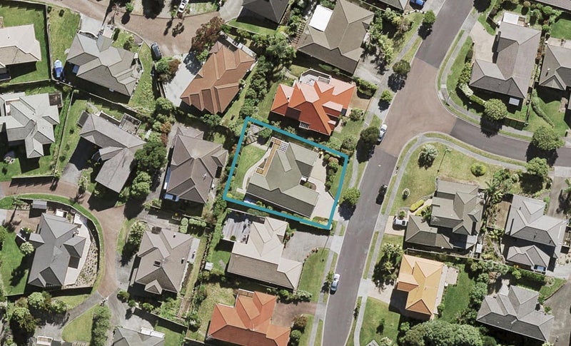 13 Lorikeet Place, Unsworth Heights, Auckland - Carousel 1