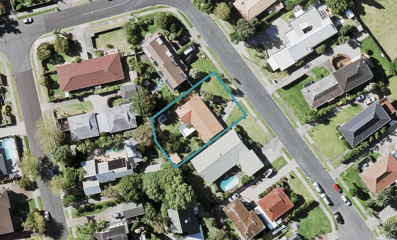 3 Malloy Place, Eastern Beach, Auckland - Carousel 1