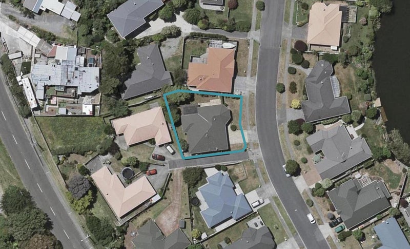 12 Lorna Irene Drive, Raumati South, Paraparaumu - Carousel 1
