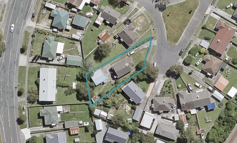 18 Watkins Grove, Taita, Lower Hutt - Carousel 1