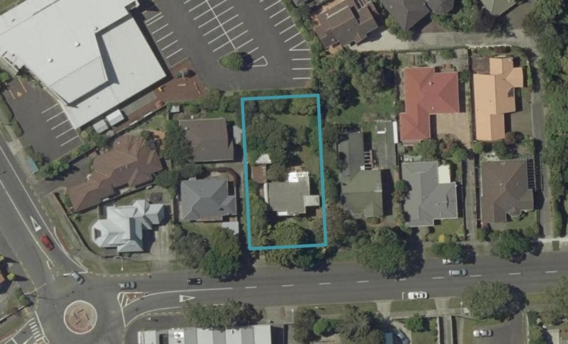 7 Pahiatua Street, Hokowhitu, Palmerston North - Carousel 1