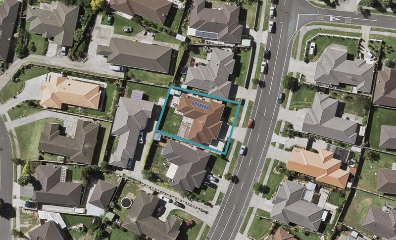 26 Donegal Park Drive, Flat Bush, Auckland - Carousel 1