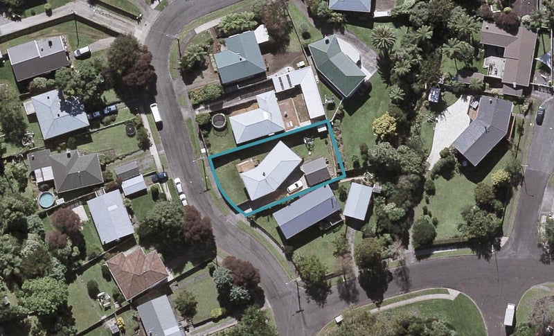 16 Elizabeth Place, Ferndale, New Plymouth - Carousel 1
