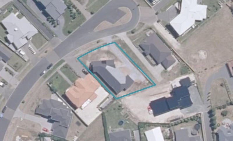 30 Magnolia Rise, Waipahihi, Taupo - Carousel 1
