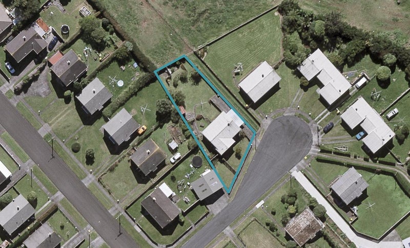 3 Clerke Place, Marfell, New Plymouth - Carousel 1