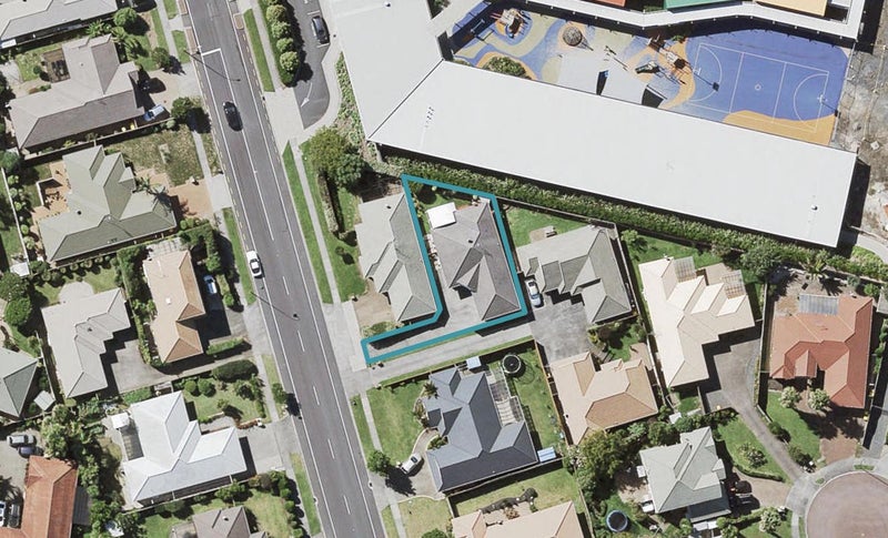 98 Golfland Drive, Golflands, Auckland - Carousel 1
