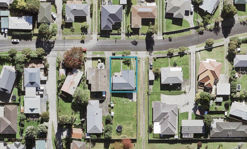 15 Cutler Street, New Lynn, Auckland - Carousel 1